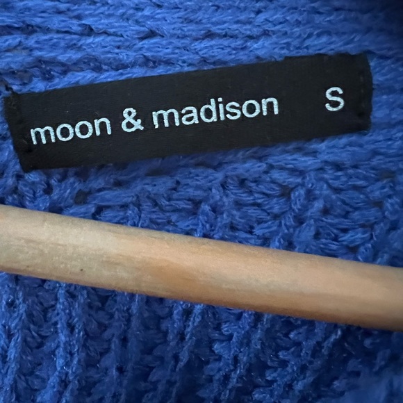 Moon & Madison funky blue sweater. Size S. - Picture 2 of 5